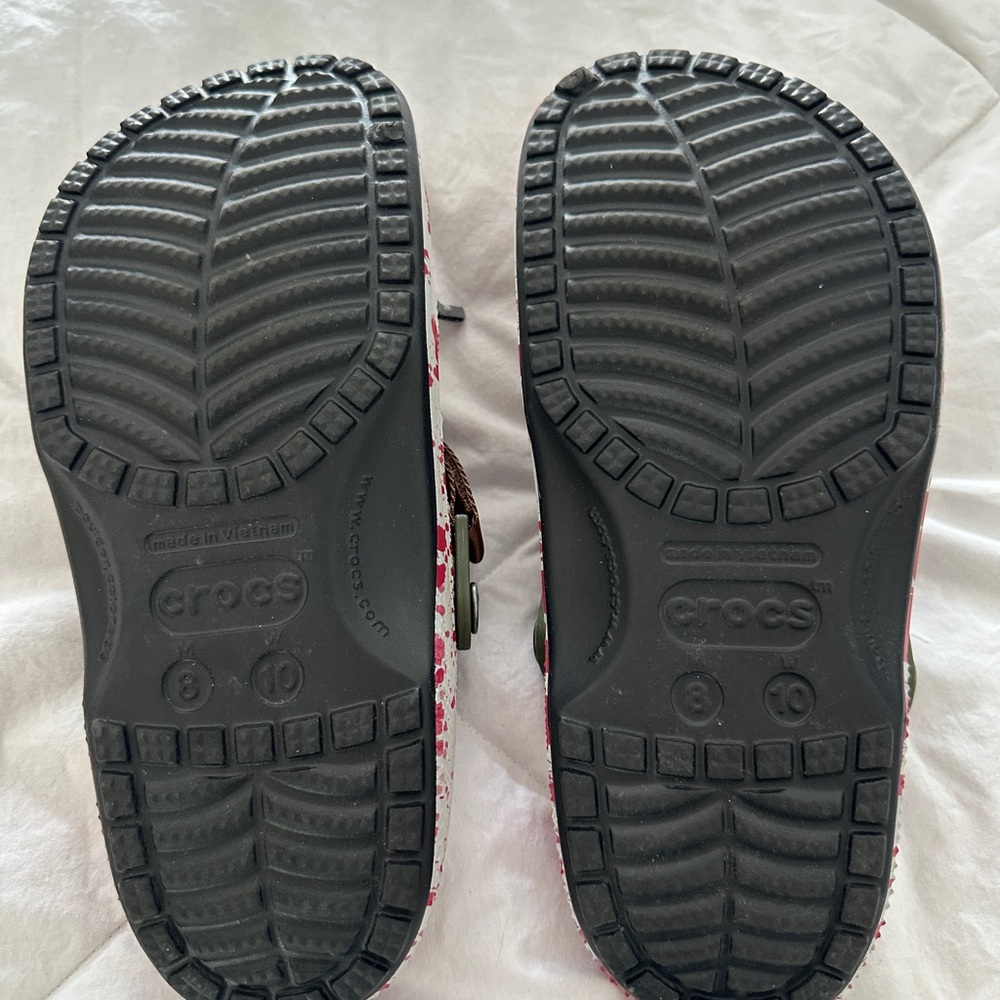 Friday the 13th Crocs- Men’s 8 / Women’s 10 NWOT - Picture 5 of 6